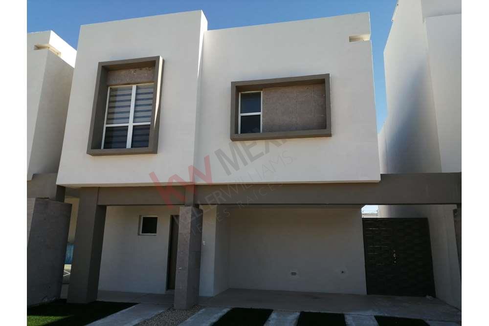 CASA EN RENTA EN RESERVA SUR CAMPOS ELISEOS CON PATIO AMPLIO