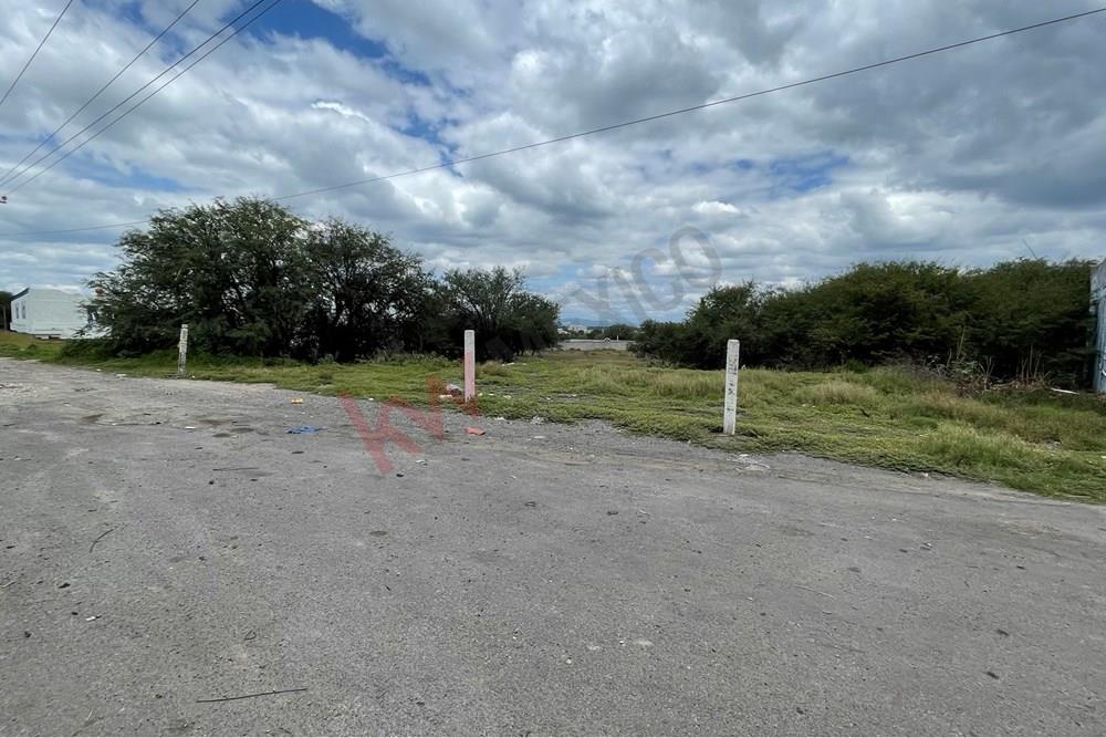 Venta Terreno frente a la Autopista Federal 57 en Pedro Escobedo