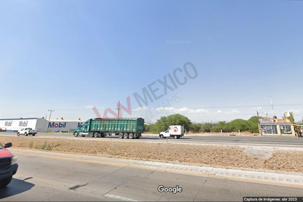 Venta Terreno frente a la Autopista Federal 57 en Pedro Escobedo