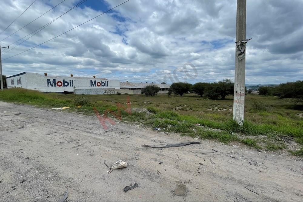 Venta Terreno frente a la Autopista Federal 57 en Pedro Escobedo