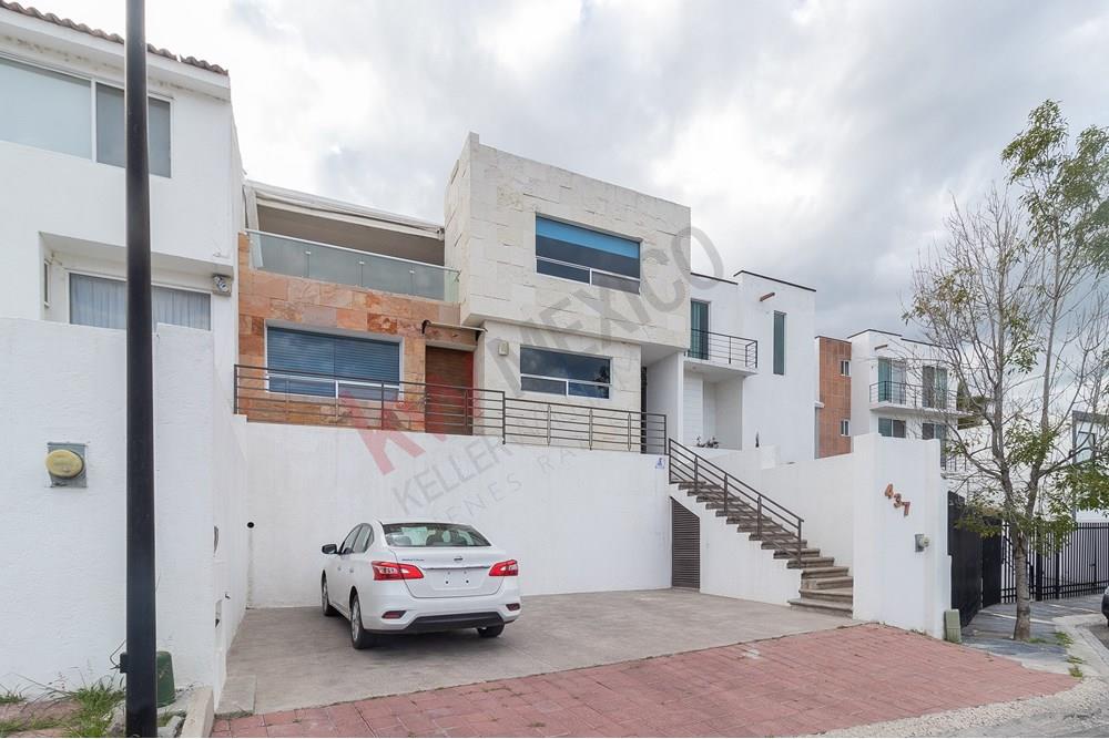 VENTA! CASA EN JURIQUILLA DE 4 RECÁMARAS, 2 EN PLANTA BAJA!
