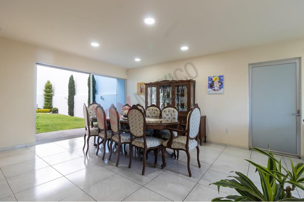 VENTA! CASA EN JURIQUILLA DE 4 RECÁMARAS, 2 EN PLANTA BAJA!
