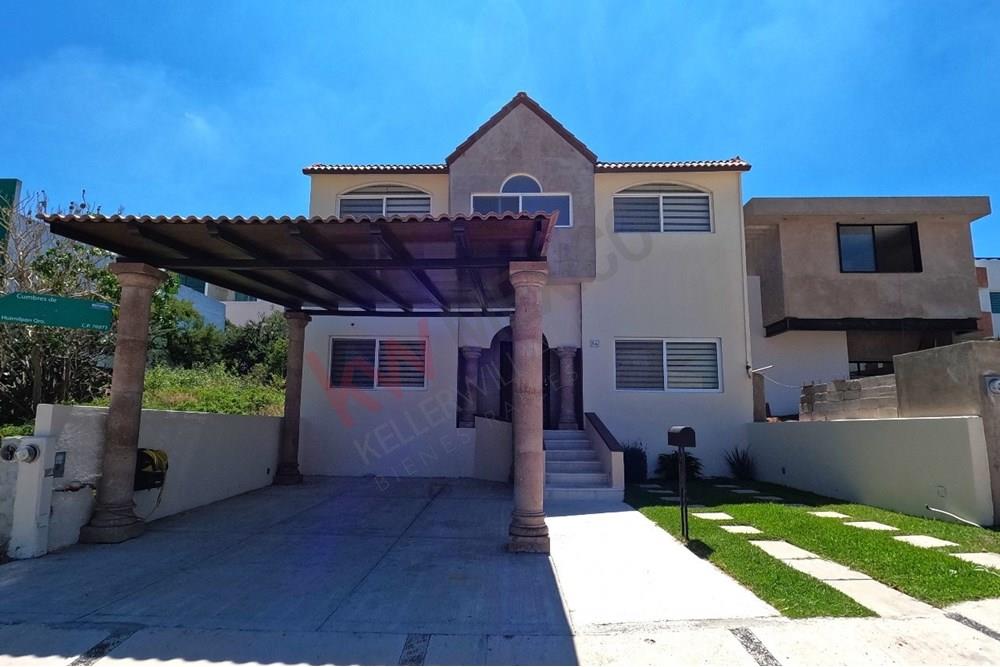 Casa en Renta, Cumbres del Cimatario, Centro Sur. 300 mts terreno - 300 mts construcción. 5 recamaras, con opción a entregar amueblada.