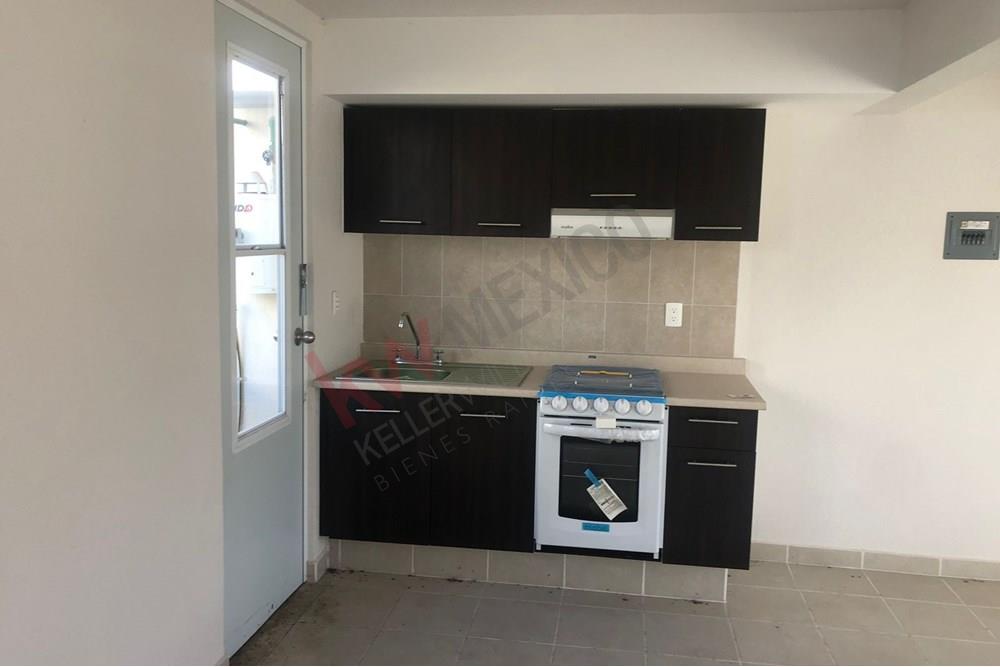 CASA NUEVA EN VENTA PASEOS DEL PEDREGAL, TIZAYUCA , CUENTA CON VIGILANCIA A LAS 24 HORAS , AREA DE JUEGOS .