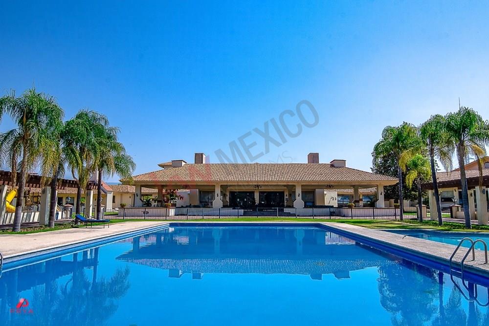 CASA EN RENTA EN ALTA CALIFORNIA, TLAJOMULCO DE ZUÑIGA JALISCO