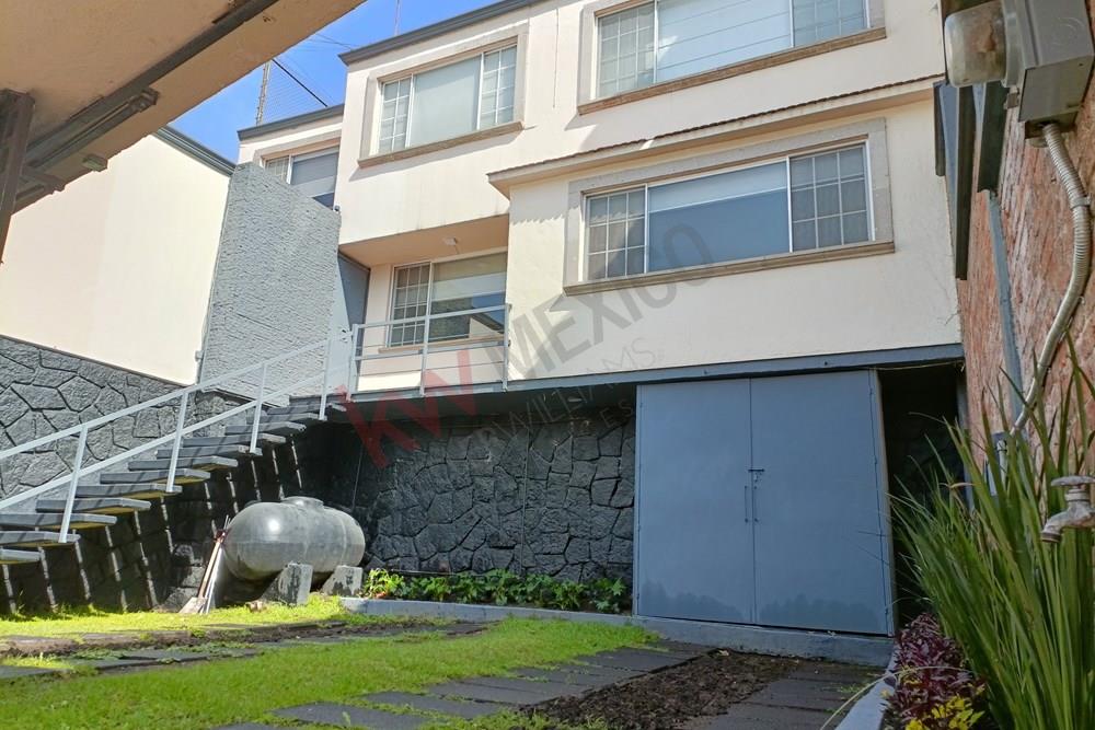 CASA EN RENTA EN LOMAS DE TECAMACHALCO