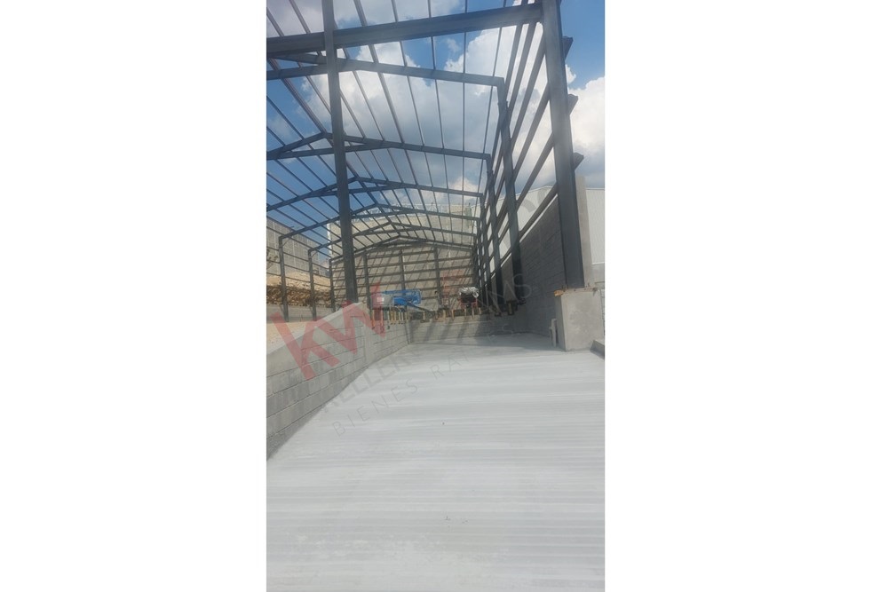 E, Esta Nueva Bodega de 1,200 m² en Parque Industrial 100 le Permitirá Reducir sus Costos Operativos y Maximizar su Capacidad Logística. Lea Por Qué.