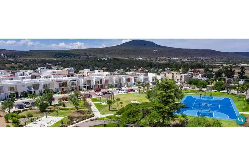 TERRENO EN VENTA EN CAÑADAS DEL ARROYO / CORREGIDORA / QUERETARO