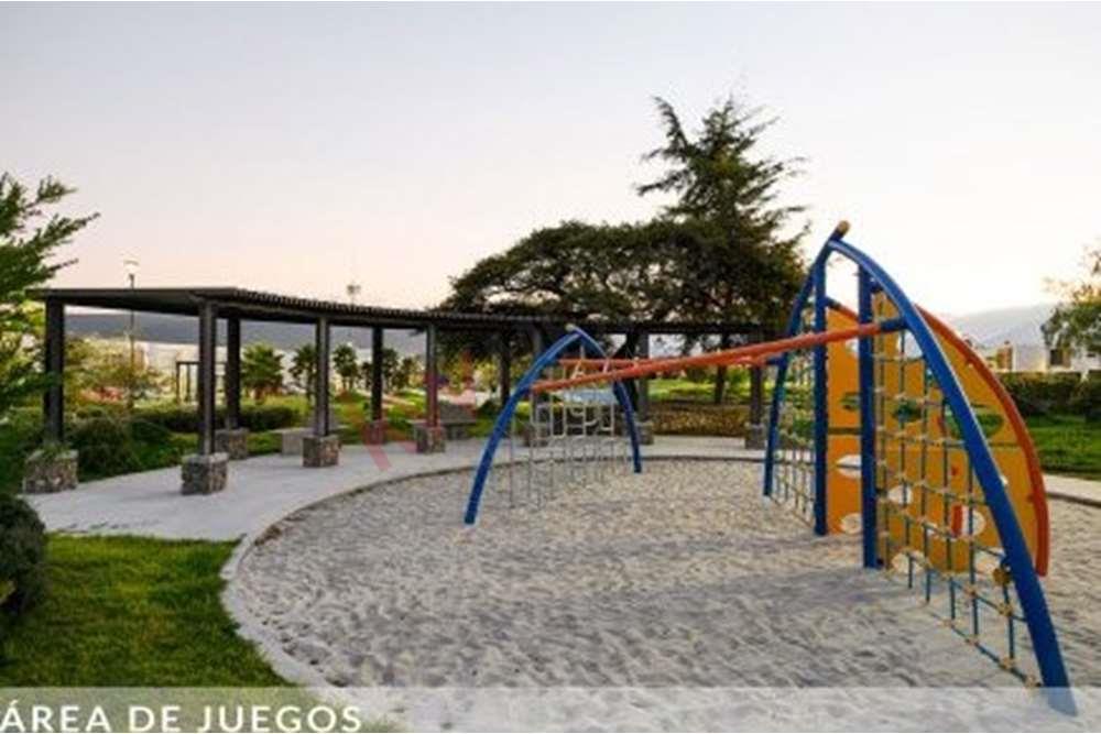 TERRENO EN VENTA EN CAÑADAS DEL ARROYO / CORREGIDORA / QUERETARO