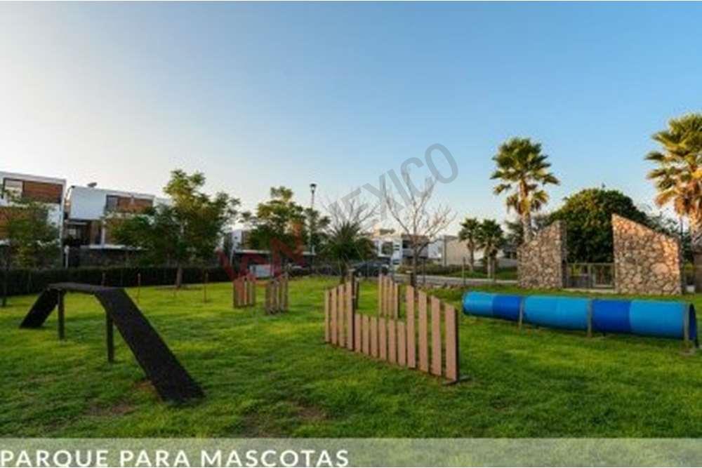 TERRENO EN VENTA EN CAÑADAS DEL ARROYO / CORREGIDORA / QUERETARO