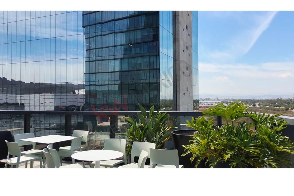 UBICADA Y LINDA OFICINA EN RENTA EDIFICIO LEVEL, JURICA