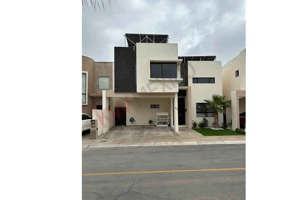 CASA RENTA CON PANELES SOLARES EN ALTARIA 7 FRACCIONAMIENTO CON ALBERCA, CASA CLUB Y GYM. SEMI AMUEBLADA