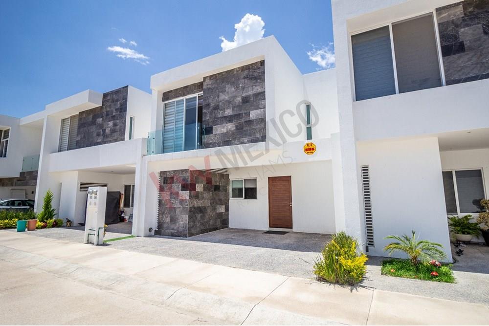 INCREÍBLE CASA EN VENTA EN RESIDENCIAL PUNTO SUR VILLA DE POZOS .  AMUEBLADA