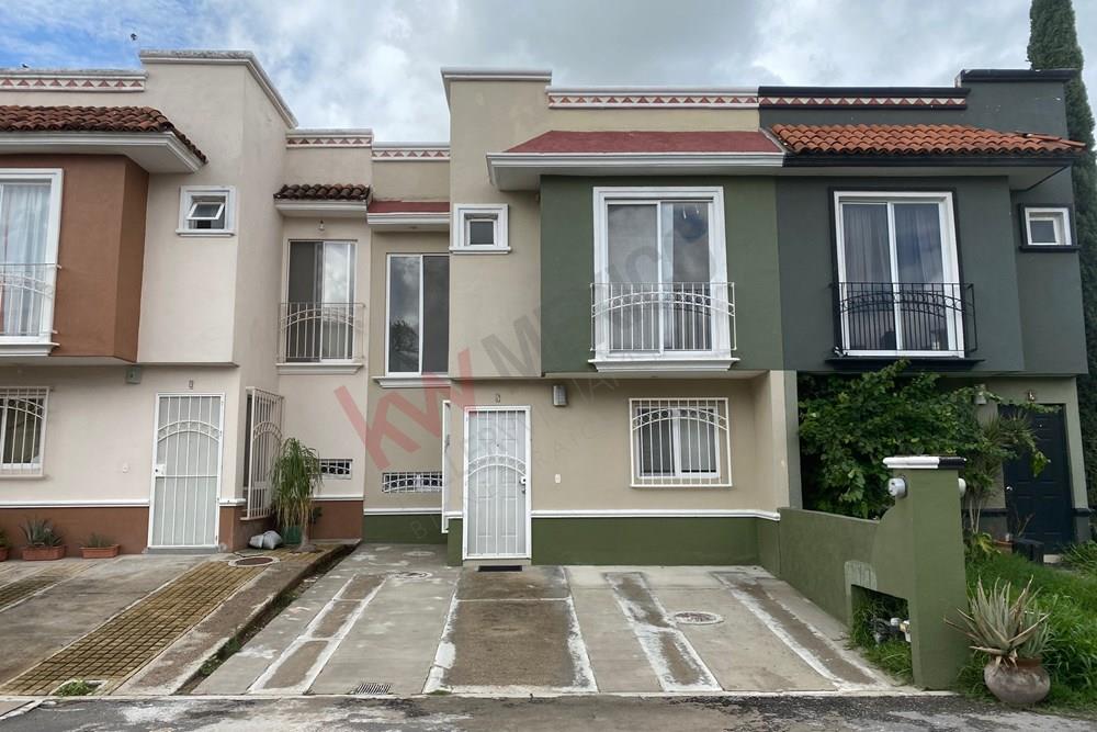Casa en renta en Condominio Privado - Tonalá