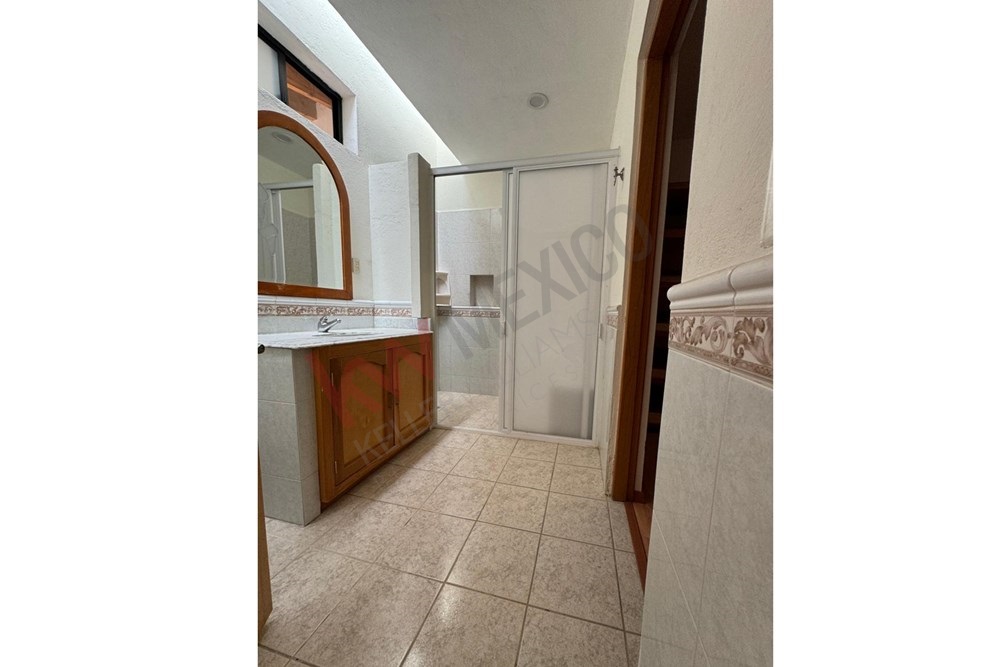 ¡Tu nuevo hogar en Cumbres del Cimatario te espera! Precio: $5,250,000.00 pesos