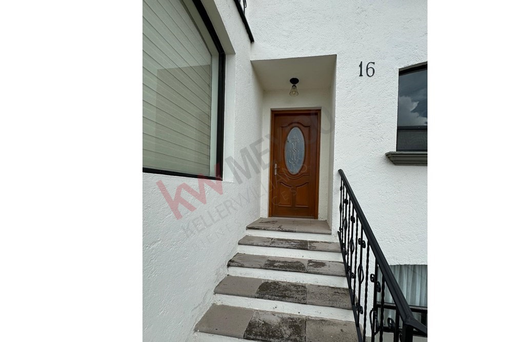 ¡Tu nuevo hogar en Cumbres del Cimatario te espera! Precio: $5,250,000.00 pesos