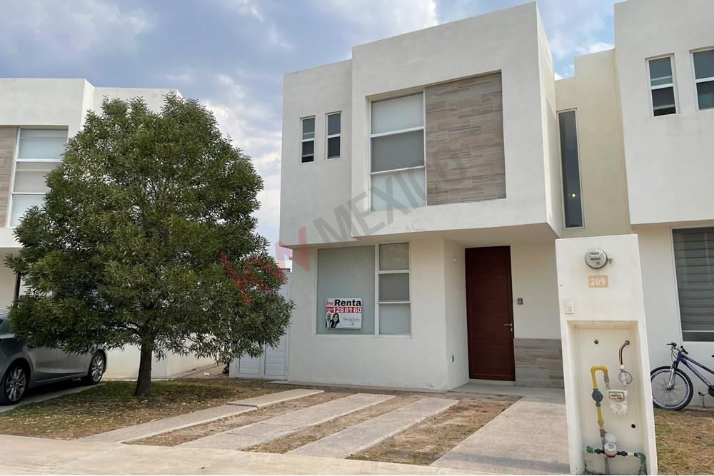 CASA AMUEBLADA EN VENTA , PUERTA NATURA COTO 7