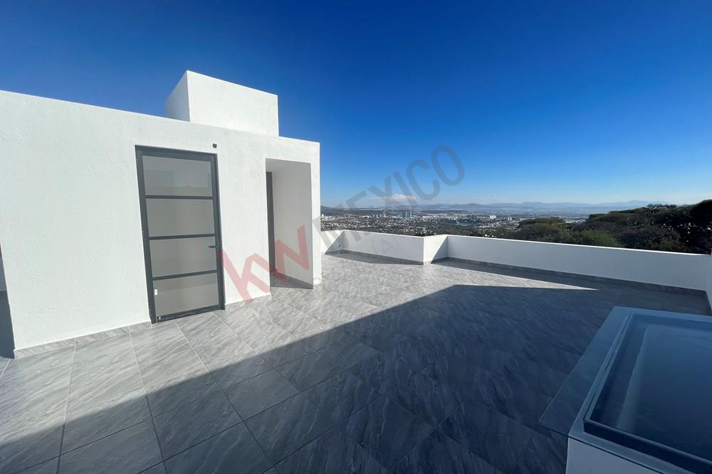 VENTA DE CASA NUEVA CON ROOF GARDEN EN JURIQUILLA QUERÉTARO