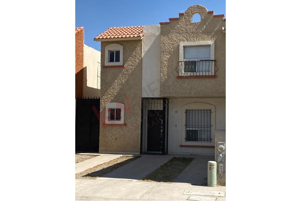 Casa en renta amueblada en Jardines de Aragon