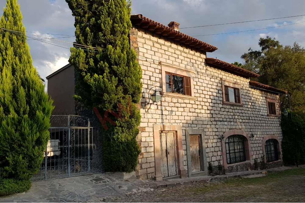 FABULOSA CASA EN RENTA!!