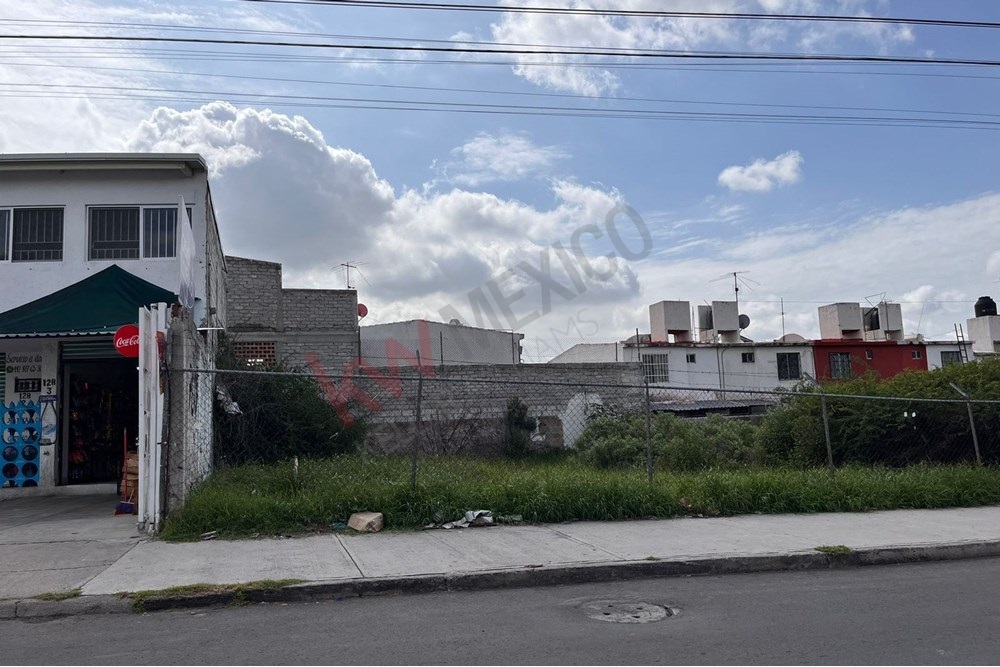 SE VENDE TERRENO USO DE SUELO COMERCIAL HABITACIONAL CON GRAN APERTURA DE GIROS DE NEGOCIO, JUNTO A LA PRÓXIMA FARMACIA GUADALAJARA EN CERRITO COLORADO