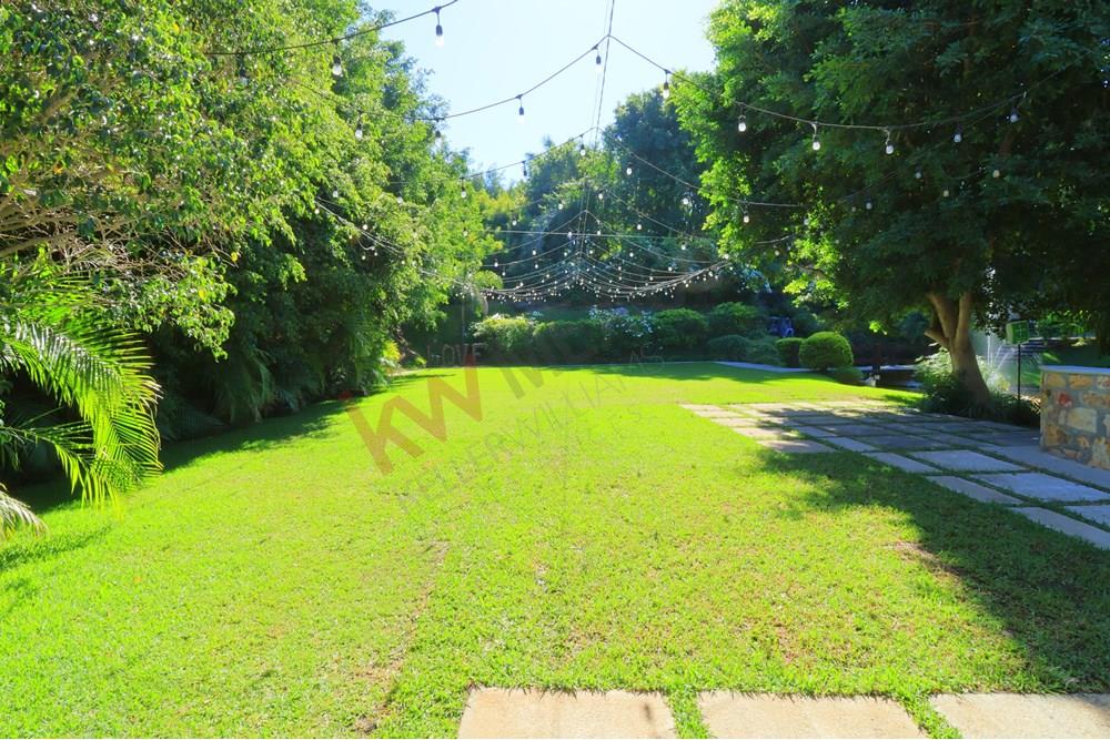 Jardín para eventos sociales y empresariales, terreno comercial en venta, Alpuyeca, Morelos.
