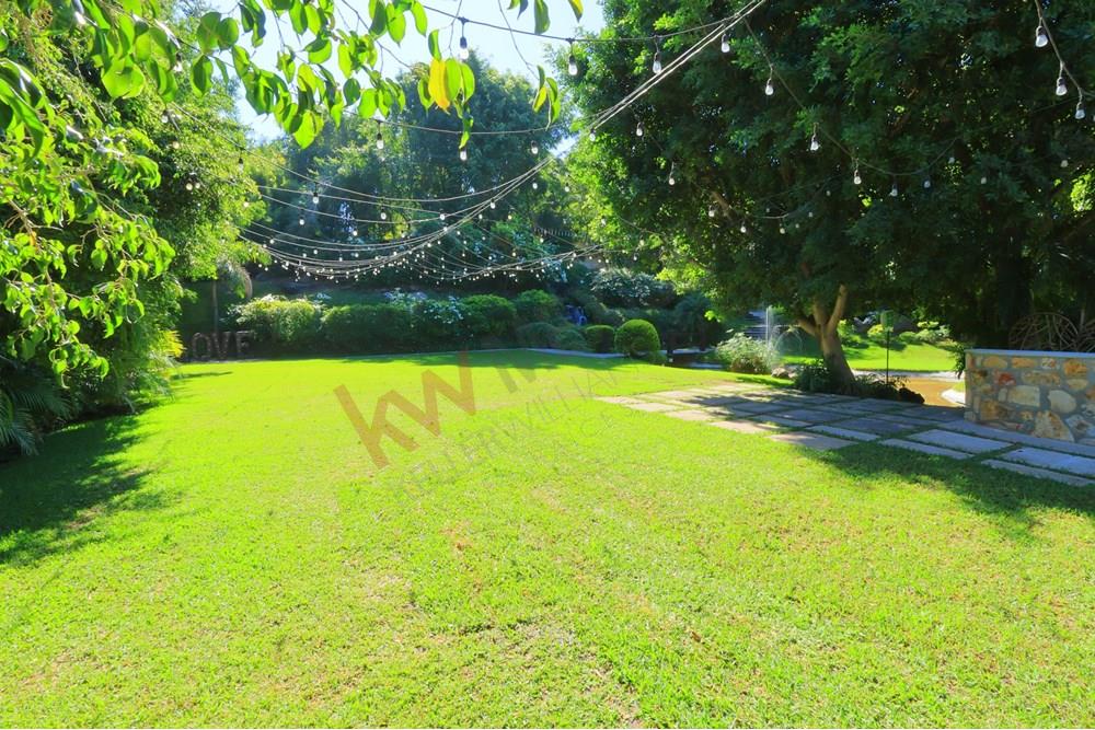 Jardín para eventos sociales y empresariales, terreno comercial en venta, Alpuyeca, Morelos.