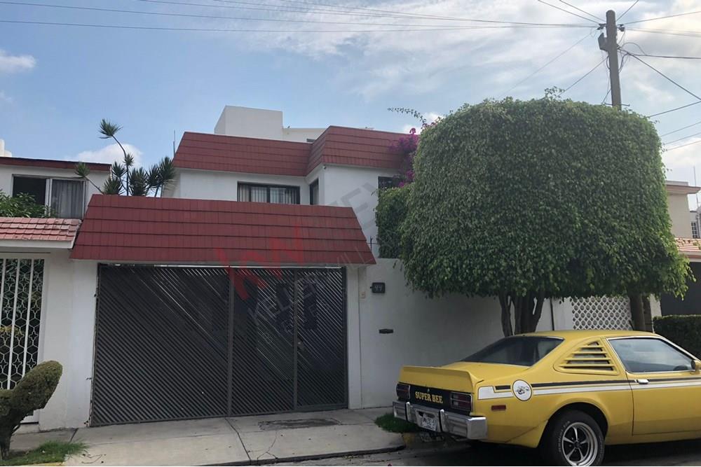 PRECIOSA CASA EN BOULEVARES A 5 MINUTOS DE PARQUE NAUCALLI BAJA DE PRECIO A $4,100,000 PRECIO FIJO