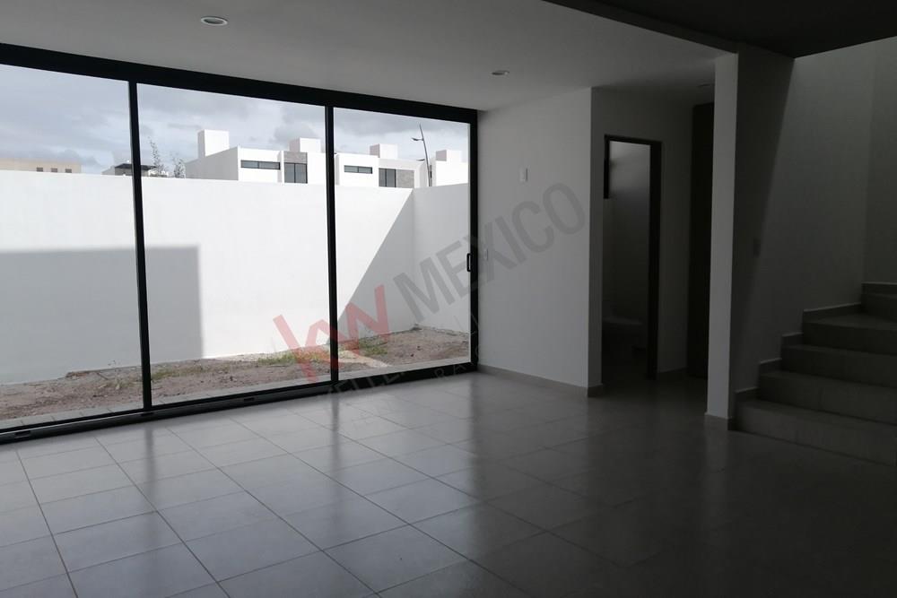 Casa en venta en Cañadas del Arroyo, fraccionamiento en Corregidora para vivir con todas las comodidades y calidad de vida