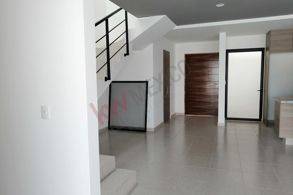 Casa en venta en Cañadas del Arroyo, fraccionamiento en Corregidora para vivir con todas las comodidades y calidad de vida