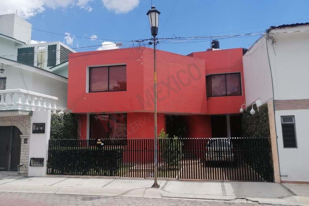 Residencia en Pachuca, Hidalgo. Ubicada en zona exclusiva en el centro de  la ciudad., FRACC. COLONIAL Revolución - Tu Casa Mi Casa