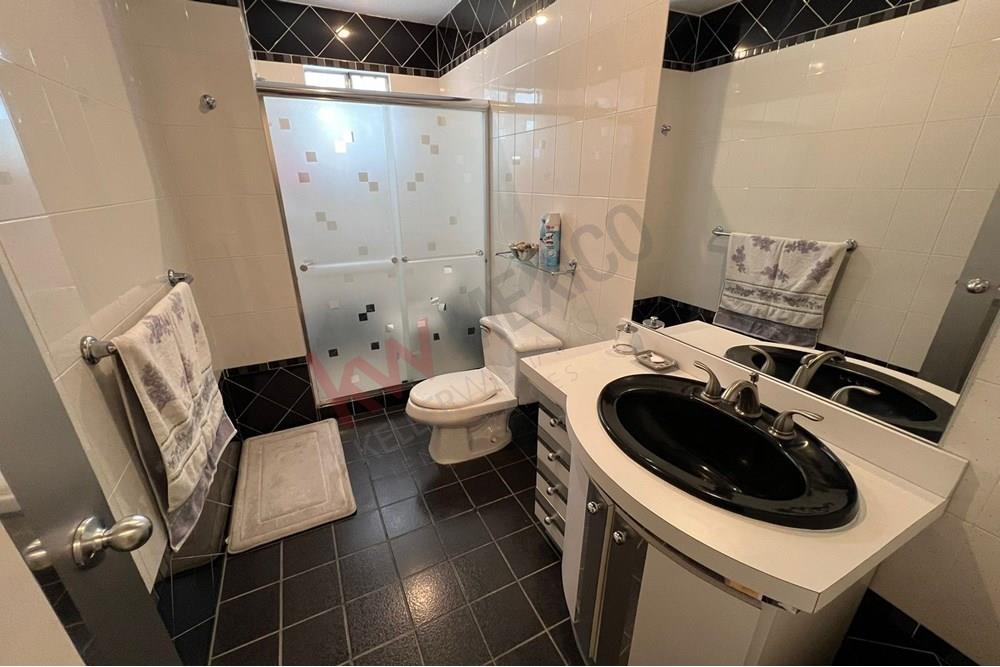 CASA EN RENTA EN PRIVADA SENECU ZONA CAMPESTRE, TOTALMENTE EQUIPADA Y AMUEBLADA, CON ALBERCA Y PATIO AMPLIO