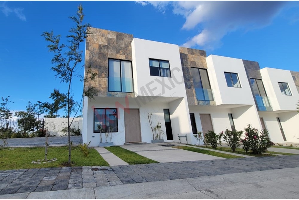 Vive con Estilo en una Hermosa Casa Dentro de Clúster Residencial de Alta Plusvalía