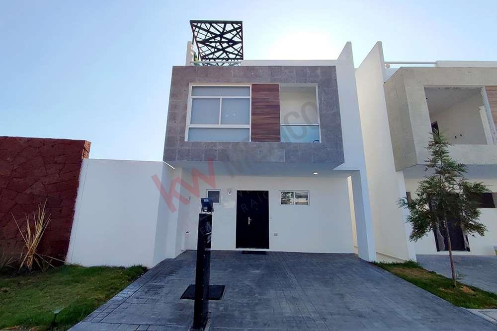 CASA EN VENTA CON ROOF GARDEN EN QUERÉTARO DENTRO DE CONDOMINIO VIGILADO Y  CERRADO