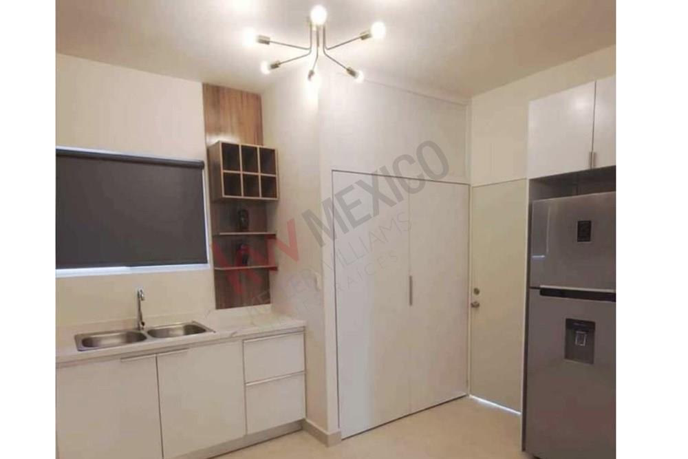 CASA DE DOS PISOS EN VENTA COMPLETAMENTE NUEVA A UN COSTADO DE PLAZA GRAN PATIO ZARAGOZA