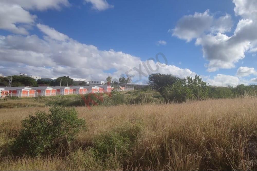 Terreno Comercial y de Servicios sobre carretera a Mexico 45