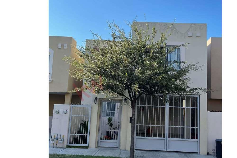 Hermosa casa en Venta en Colonia Privada Bosque de Agua en Apodaca Nuevo Leon