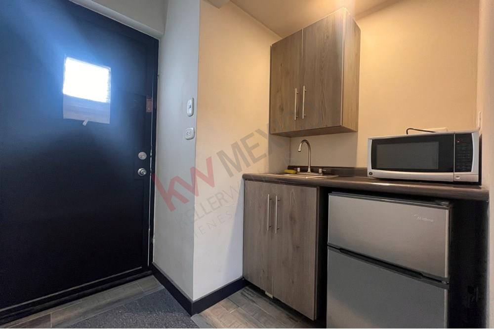 RENTA DE HABITACION EJECUTIVA AMUEBLADO CON SERVICIOS INCLUIDOS!!