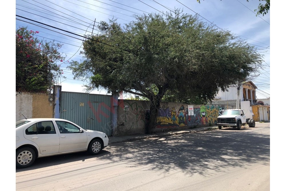 OPORTUNIDAD DE INVERSIÓN: PROPIEDAD CON AMPLIO TERRENO Y UBICACIÓN PRIVILEGIADA EN VENTA