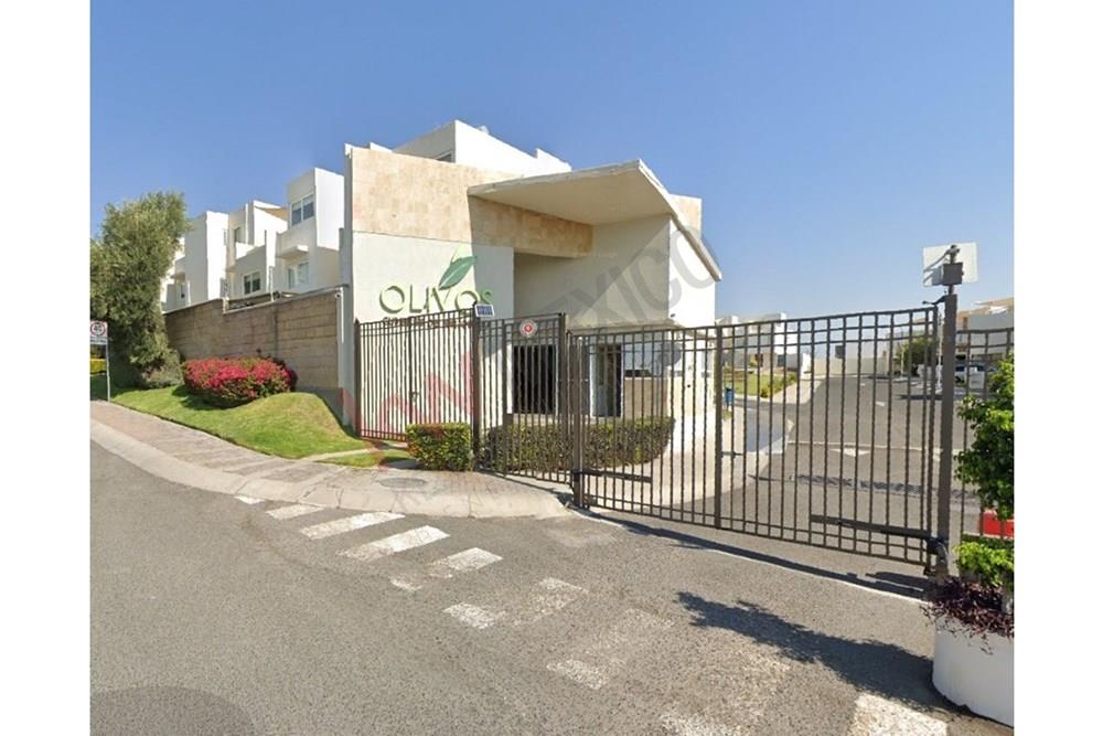 Venta de casa con roof garden en Condominio Olivos Cumbres de Juriquilla