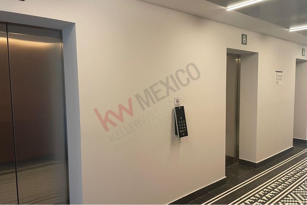 Renta de oficina nueva en edificio LEVEL con un piso completo de amenidades