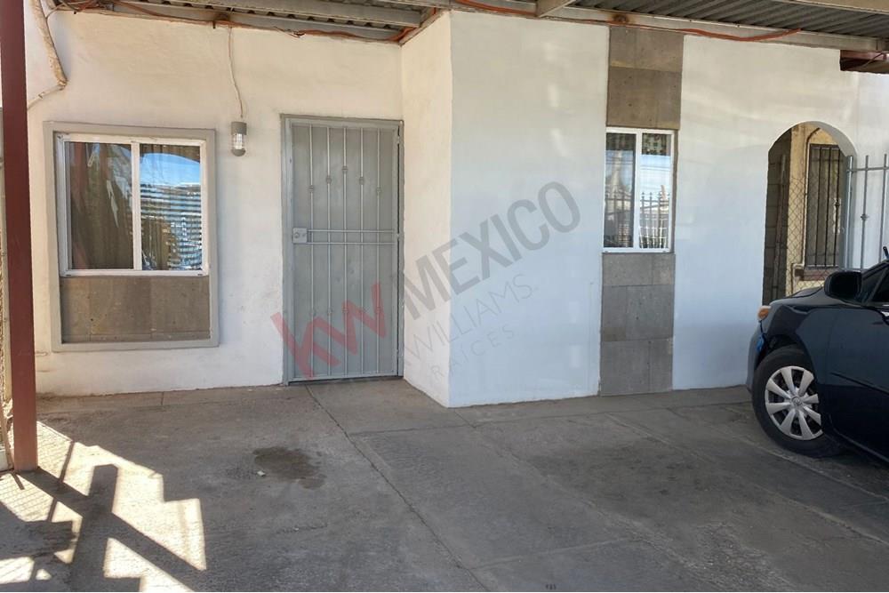 Casa en Venta fraccionamiento Villas del Rey Quinta Etapa, a dos minutos de  calle Monarcas