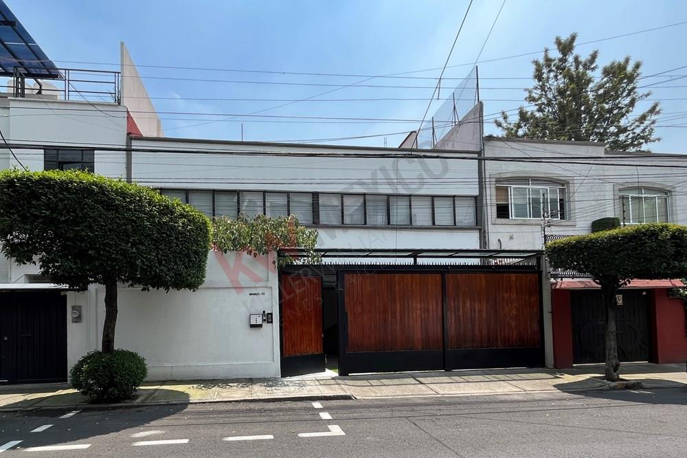 Casa con uso de suelo para oficinas. Anzures. Miguel Hidalgo