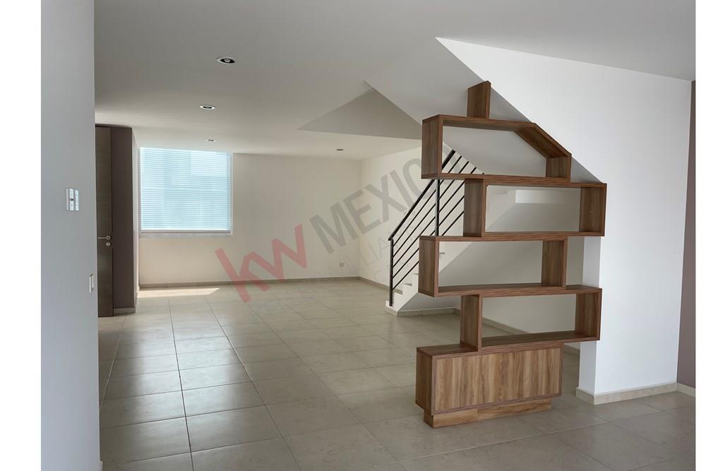 DESCUBRE EL LUJO DE ESTA ESPECTACULAR CASA NUEVA EN COLINA JURQUILLA $3,980,000