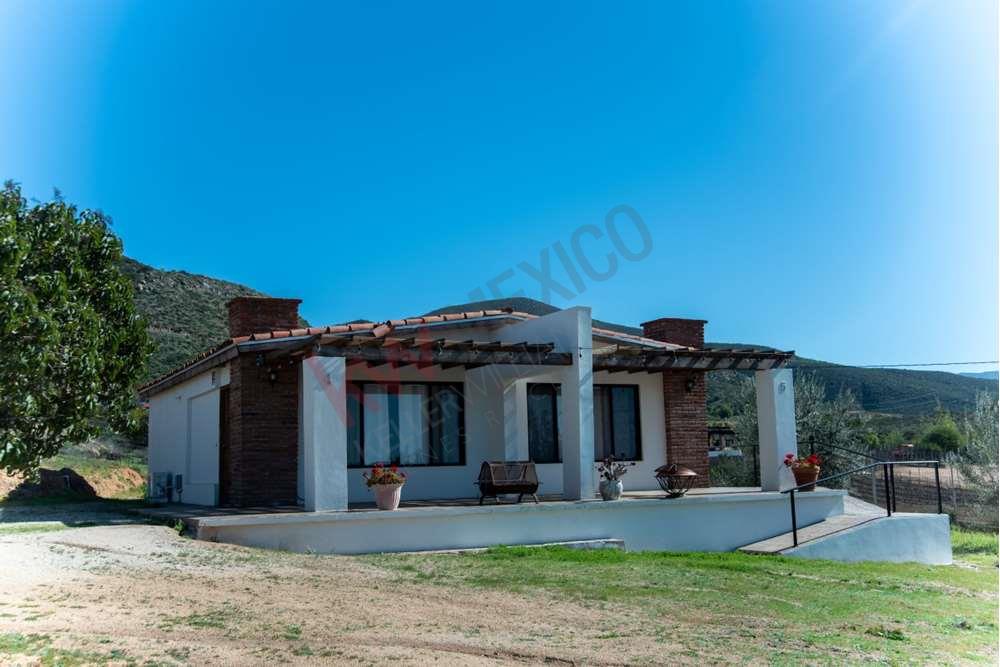 VILLAS EN VENTA VALLE DE GUADALUPE, ENSENADA. NEGOCIO GENERANDO 70MIL PESOS  MENSUALES EN RENTA COMPROBABLES