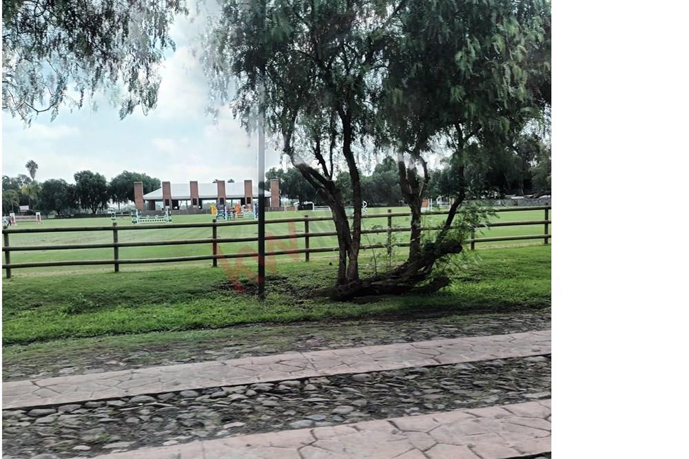 TERRENO EN VENTA   RESIDENCIAL BALVANERA COUNTRY CLUB &amp; GOLF