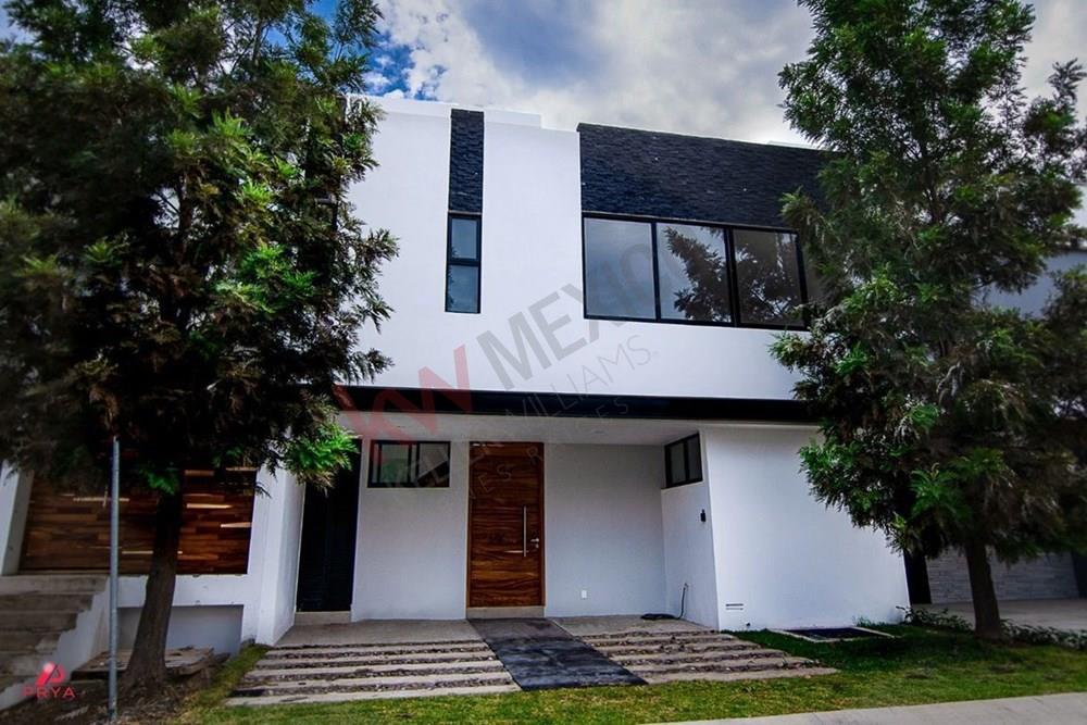Casa en Venta, en Privanza Hábitat, Solares, Zapopan.
