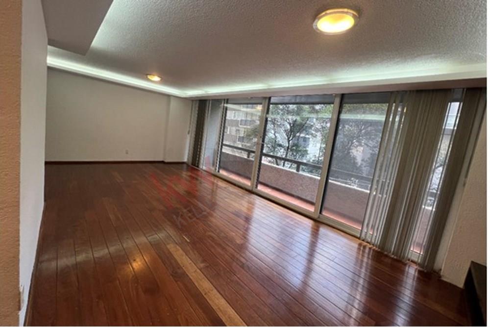 Departamento en Renta con balcon semiamueblado en Polanco