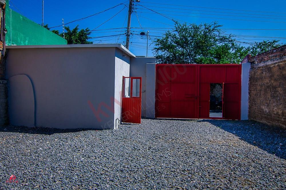 TERRENO EN RENTA CON USO DE SUELO COMERCIAL EN GUADALAJARA, JALISCO.