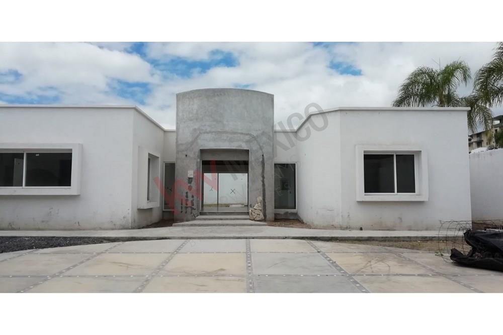 CASA EN VENTA EN BALCONES DE JURIQUILLA, QUERETARO, QRO.